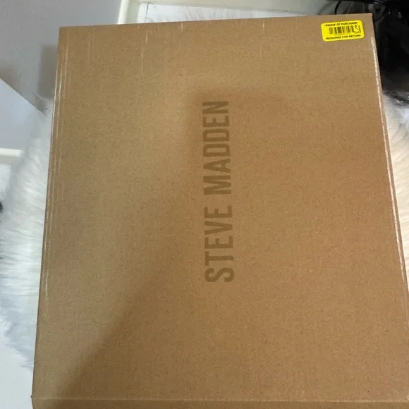 Elegant Black and Silver Women's Heels - Picture 5 of 5